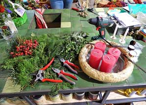 Tying an Advent wreath as a team