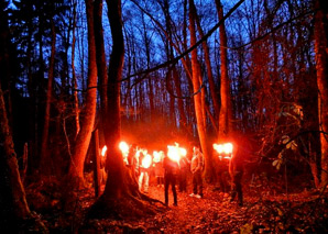 Fackelspaziergang im Dählhölzliwald mit Essen