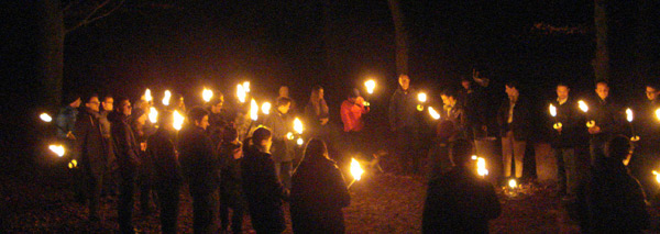 Fackelspaziergang im Dählhölzliwald mit Essen